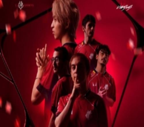 G2發布奪冠海報：依舊批發獎杯，我們是冠軍！