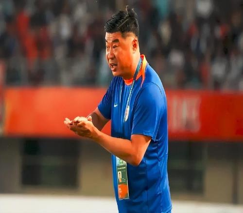 取消20年傳統后慘敗！助教離隊韓鵬遭質疑，泰山隊將為保級而戰