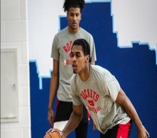 狂轟49+8+6+6搶斷！火箭舊將爆發(fā)，2場得分超40，斯通底薪可簽他