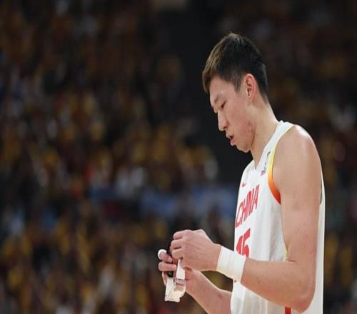 在解說席見證逆轉(zhuǎn)，周琦：只要能贏，我在哪兒都行