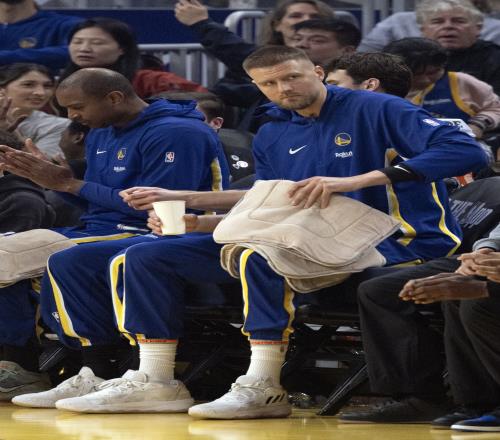 勇士醫(yī)療團(tuán)隊(duì)與波津合作調(diào)查病因_NBA直播