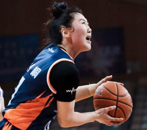轟37分6助攻!中國女籃31歲王牌后衛滿血復活:宮魯鳴該帶上她