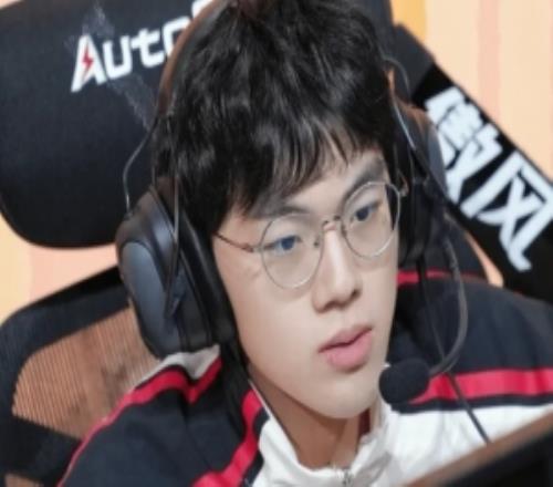 Erha：視野還需要做得更好，但打團我覺得今天做得還不錯