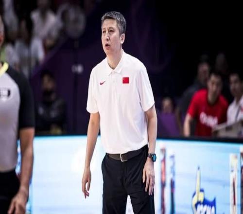 真好!郭士強給男籃奇兵留作業,李弘權夠暖心,濟南小伙意味深長