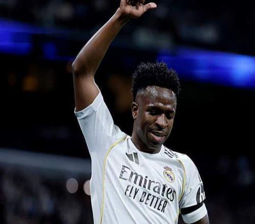 01！姆巴佩高掛免戰牌，熊皇失單刀，皇馬主場爆冷，巴薩收大禮