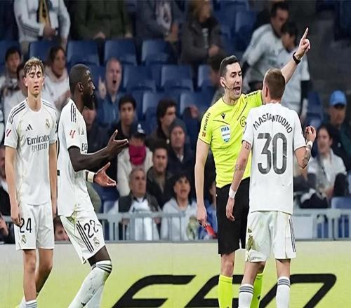 皇馬失利后陷入新危機，球迷高呼“弗洛倫蒂諾下課”