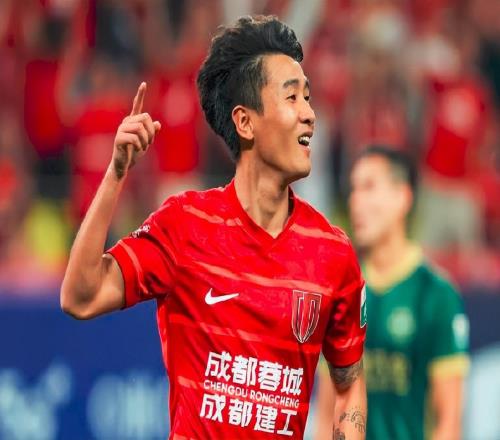 吳曦再獲金球獎(jiǎng)！韋世豪社媒表態(tài)令人遐想連篇，疑似不滿中足聯(lián)