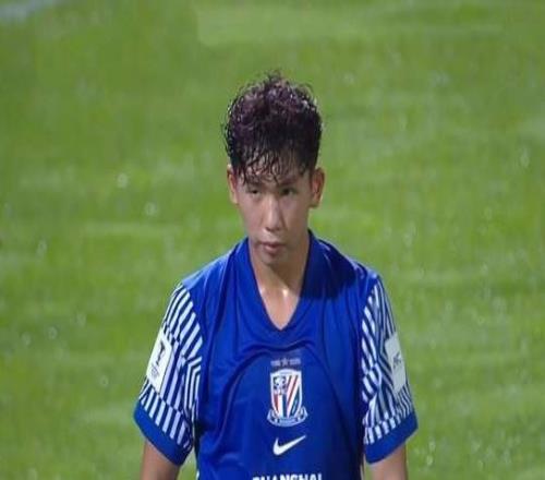 申花7號空缺，拉唐穿9號，申花本土前鋒只剩劉誠宇踢大連試金433