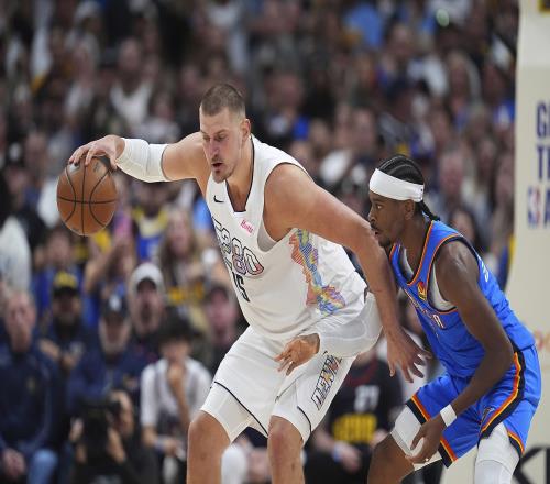 格里芬認(rèn)為聯(lián)盟應(yīng)該取消65場(chǎng)比賽才能評(píng)獎(jiǎng)的規(guī)定，應(yīng)該由投票者自行決定_NBA直播