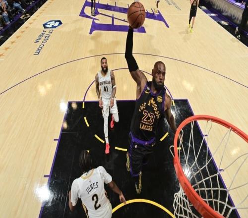 東契奇27+10+7詹姆斯21+7+7湖人末節逆轉鵜鶘