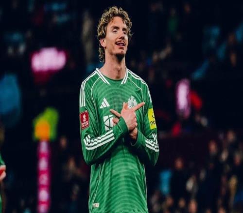 卡里克談英超的定位球：我覺得這太過分了天空體育：沃爾特馬德因感染病毒身體不適，出戰曼聯存疑