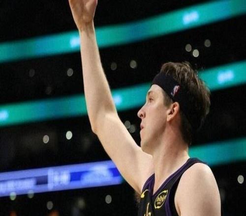 三連勝！東契奇27+10+7，詹姆斯21分，湖人末節發力110101鵜鶘