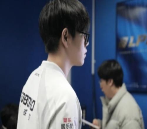 第一賽段被單殺榜:Soboro被單殺14次位列榜首,Rookienaiyou并列第二