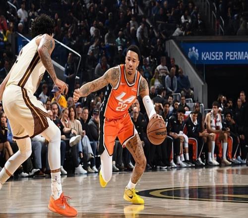 明明狀態如此出色，快船為什么不給側翼新星多些出手機會呢