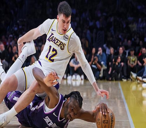 作用越來越有限了，湖人鋒線新星搞不好快要跌出輪換陣容了