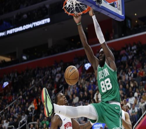 大爆發(fā)！單場(chǎng)轟下27+17打爆76人，這可是二輪秀，不愧是綠軍啊