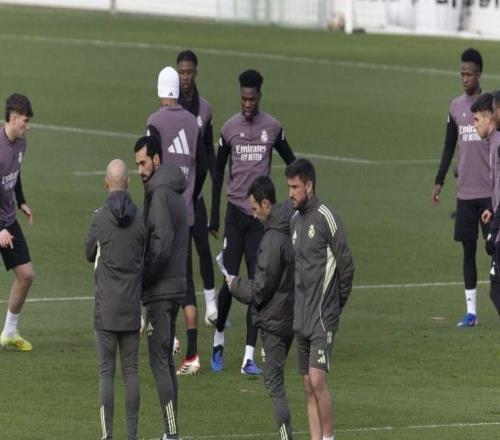 世體:阿韋洛亞將希望寄托于更衣室,希望球員能夠轉變態度