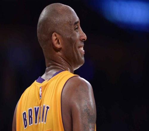 林書(shū)豪透露了他曾對(duì)湖人隊(duì)名宿科比布萊恩特說(shuō)過(guò)：你并不完美