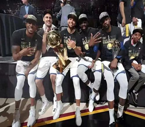 湖人128104大勝國王，黃蜂崛起，新版海嘯兄弟橫空出世！