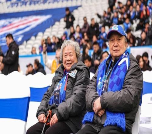 上海申花新賽季出征：不懼困難，全力爭勝回饋球迷
