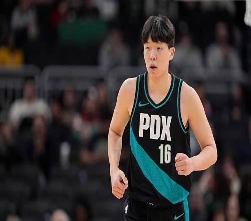 又是折返跑的一天，楊瀚森登場(chǎng)6分鐘1中0得到1板1助&遭隔扣