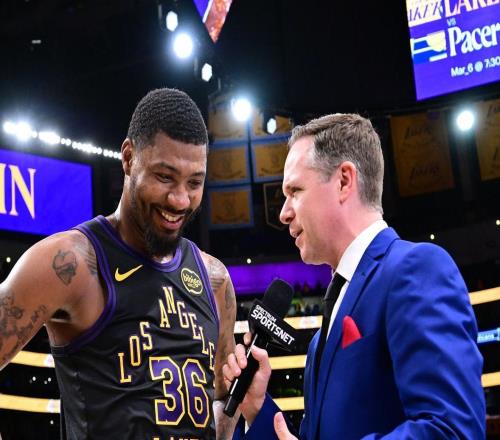 正負(fù)值+141全隊(duì)第一！湖人撿漏1100萬悍將真香：詹皇沖冠絕配