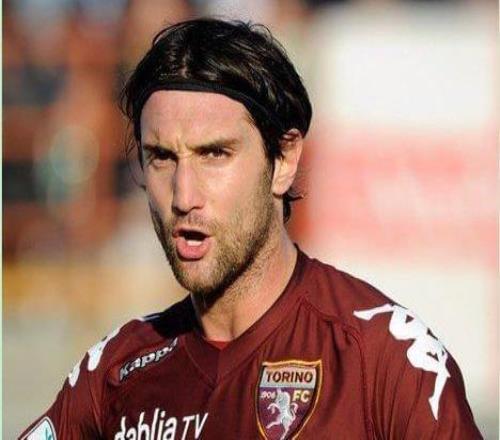 23歲成名，24歲當水貨，26歲踢意乙，也許這是最衰的維埃里接班人