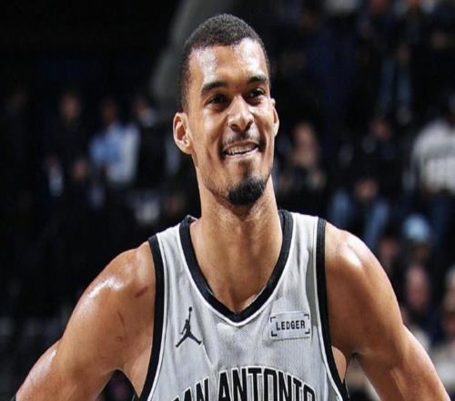 歷史首次，馬刺包攬二月西部最佳球員+防守球員+新秀+教練