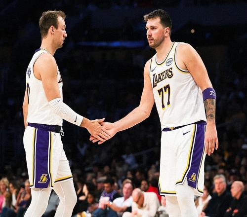 11分+14分+16分！聯(lián)盟第1！加盟湖人不辱使命，東契奇沖冠需要你