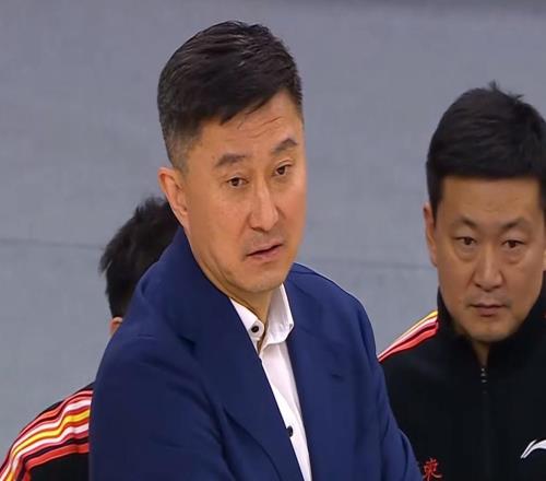 不再擔(dān)任廣東隊(duì)主教練杜鋒最新職位曝光，朱芳雨送出祝福！