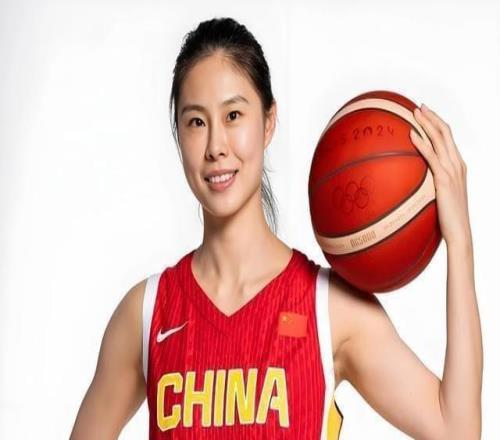 王思雨21分3籃板中國女籃7469擊敗巴西劉禹彤12分