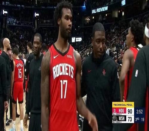 伊森臟動作+怒噴主帥，母親無腦護短，火箭該留這定時炸彈嗎