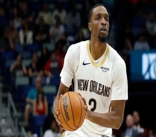 防守能力確實出色,但鵜鶘側翼大閘受制于糟糕的投籃只能打中鋒