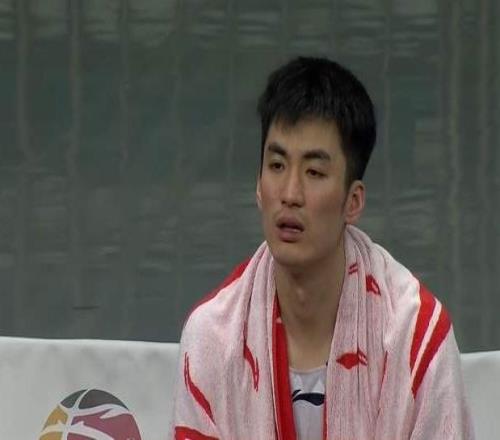 瘋狂打鐵+情緒失控！山東男籃客場8593不敵廣州，這球輸得真鬧心