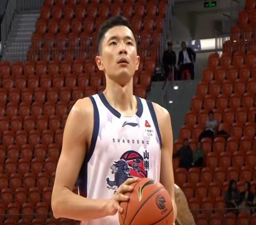 決勝時刻罰球1比18！裁判末節發力，山東男籃反撲受阻不敵廣州