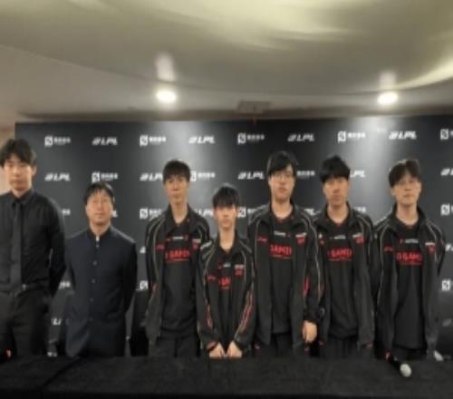 Xiaoxu：我的發(fā)揮不如Bin，很多對局沒打好導致上路出現(xiàn)差距