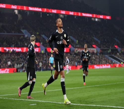 閃耀維拉公園,若昂佩德羅成為英超歷史第8位戴帽的巴西球員