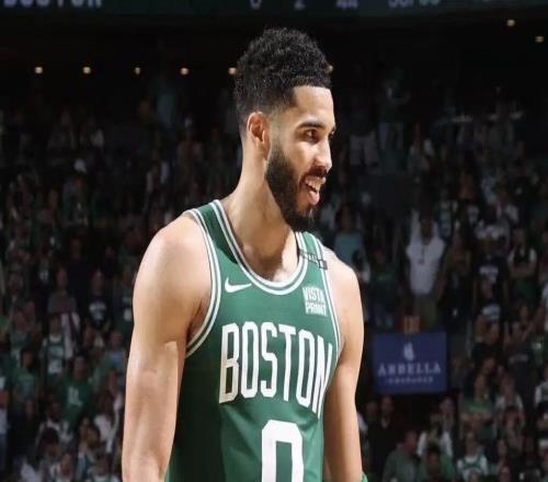 19戰(zhàn)16勝！這隊(duì)要瘋！把塔圖姆直接逼復(fù)出！