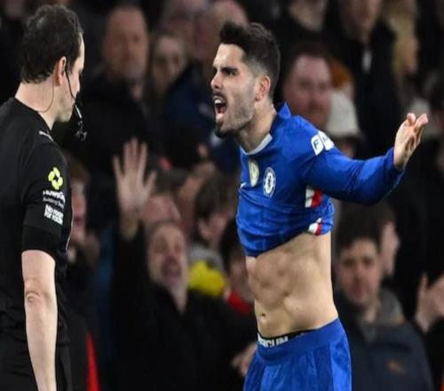 官方：佩德羅內(nèi)托因紅牌后未及時(shí)離場(chǎng)+辱罵裁判被英足總指控