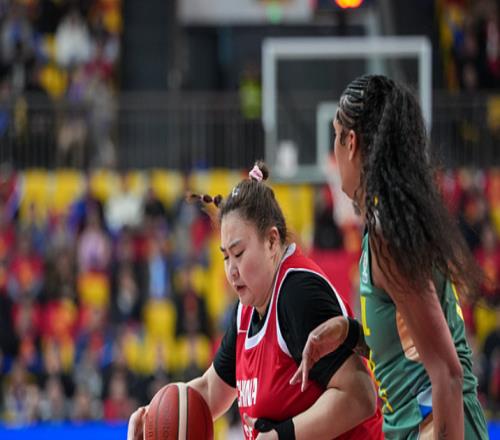 16分鐘砍12+6！中國女籃2米01女版奧尼爾閃耀：無懼WNBA探花真猛