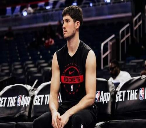 替補30+6，謝潑德成火箭隊頭號得分手，加時賽沒球權，烏度卡讓步