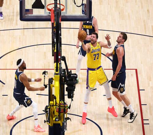 贏關鍵卡位戰！約基奇連得4分險勝湖人領先其1.5勝場穩居西部第5