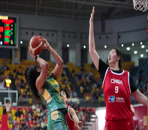 13分鐘砍11+3！亮眼數據難掩雞肋屬性，2米26巨人真生錯了時代