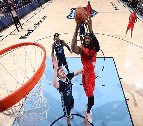 23分鐘內打出20+11的數據，開拓者內線大閘的個人能力相當出色