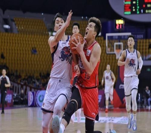 郭艾倫確診膝蓋前交叉韌帶斷裂賽季報銷，職業(yè)前景蒙上陰影