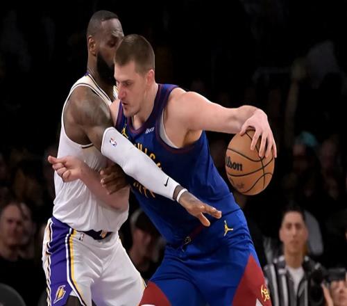 心里苦！親手把“里程碑”打成“里程悲”，球迷：你一上場(chǎng)就沒(méi)了