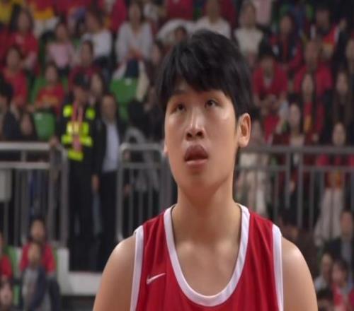 隨著一場6分險勝，中國女籃再次擊敗巴西！劉禹彤17分+張子宇11分