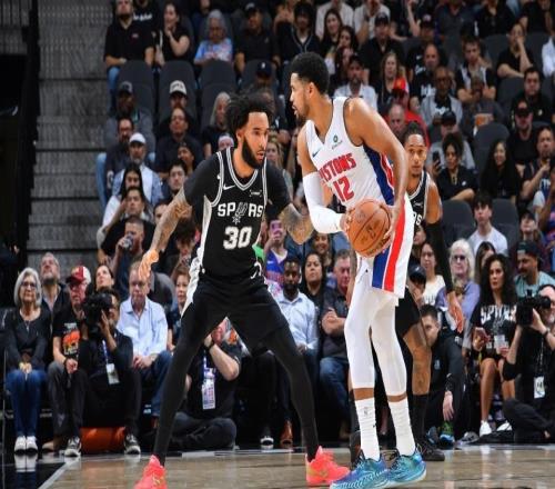 文班38+16+5帽歷史第二馬刺大勝活塞?？怂?9分坎寧安26+8