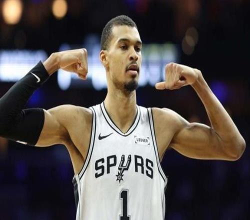 三節打卡！文班狂轟38+16錘爆東部第一，馬刺又起飛了