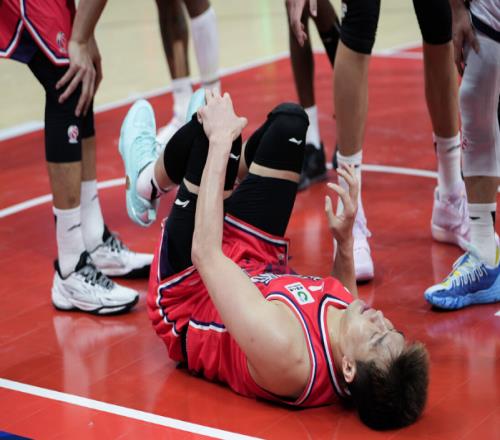 廣州男籃傷情報告：郭艾倫傷在左膝前交叉韌帶本人自宣“斷了”